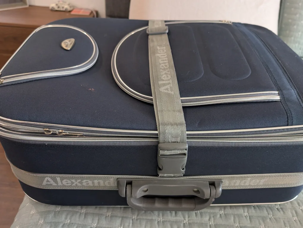 Alexander Luggage Suitcase thumbnail