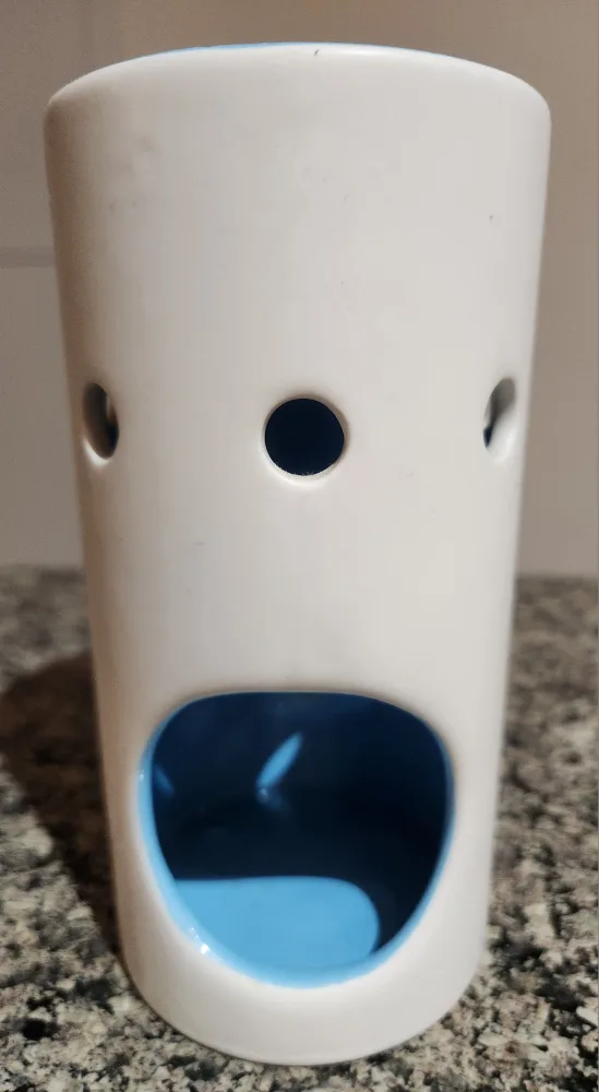 🧡 White & Blue Ceramic Oil Warmer thumbnail