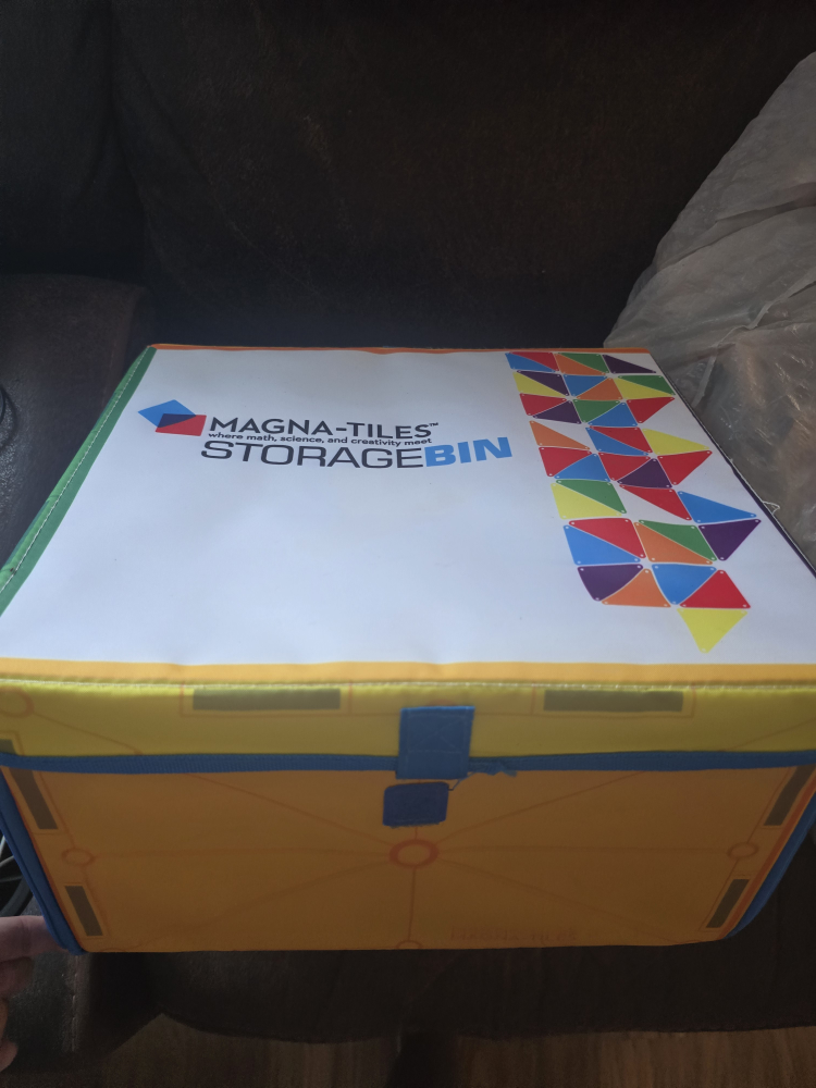 Magna-Tiles Storage Bin with Magnetic Shapes - photo 3