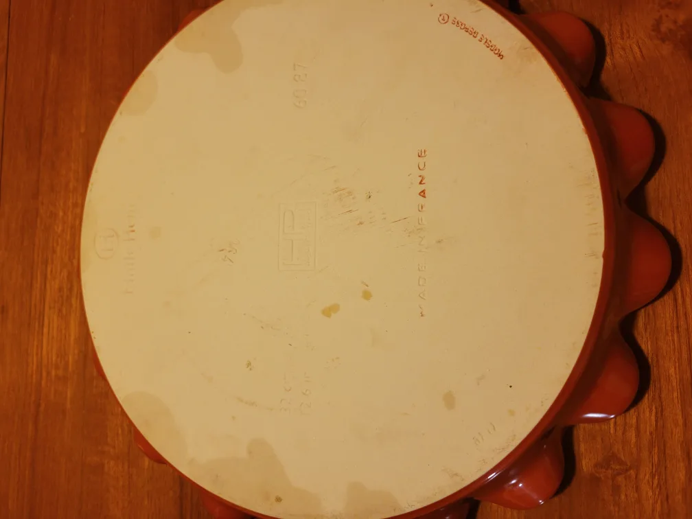 Emile Henry Large Pie Dish with Fluted Edge image indicator(3)