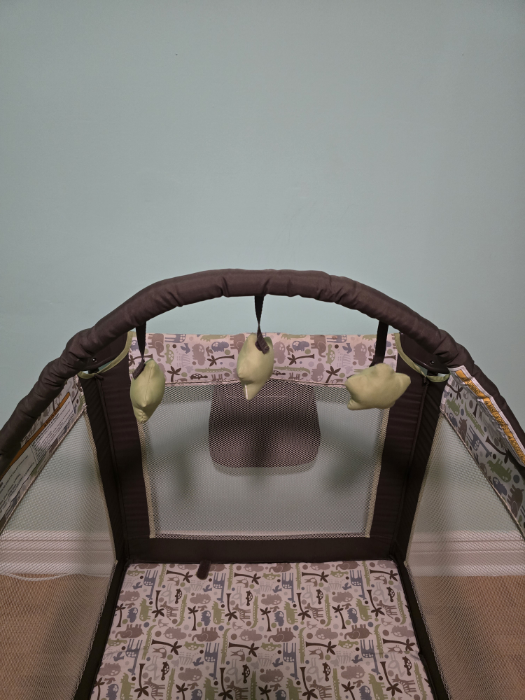 Graco Pack 'n Play Portable Playpen - photo 5