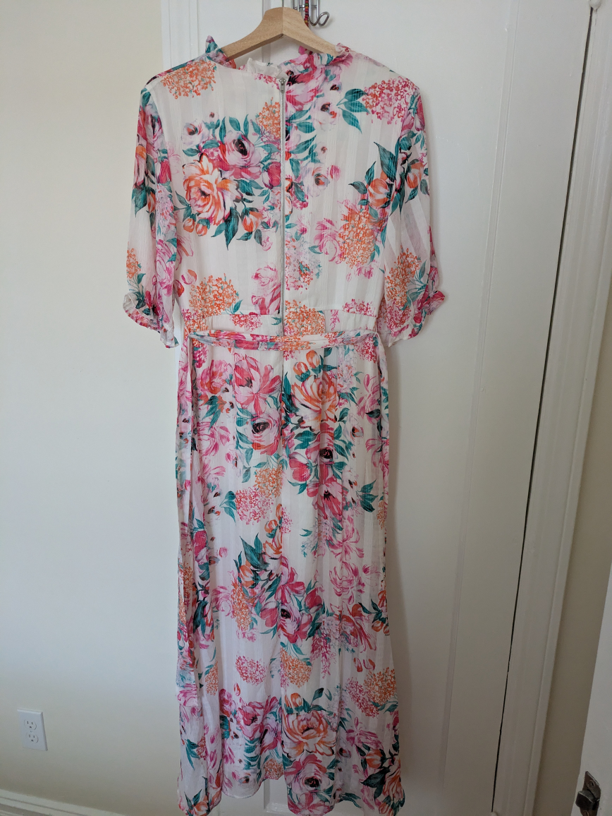 Long dress with peonies with a zipper with a belt - photo 2