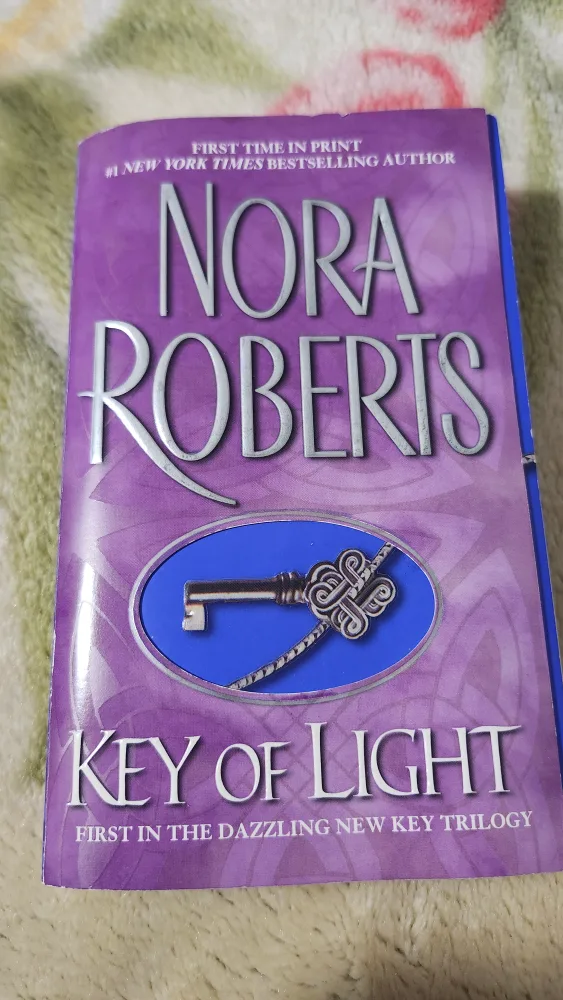 Nora Roberts - Key of Light thumbnail