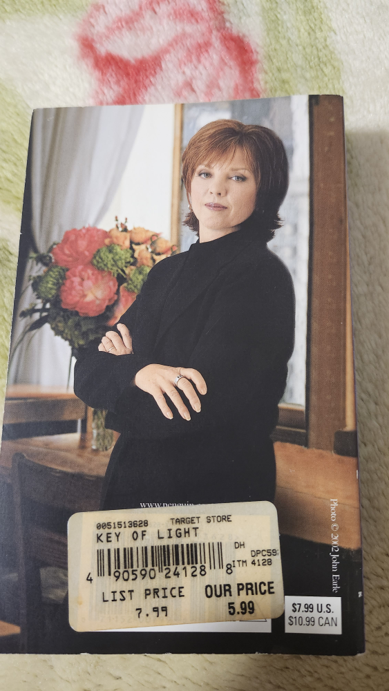 Nora Roberts - Key of Light - photo 2