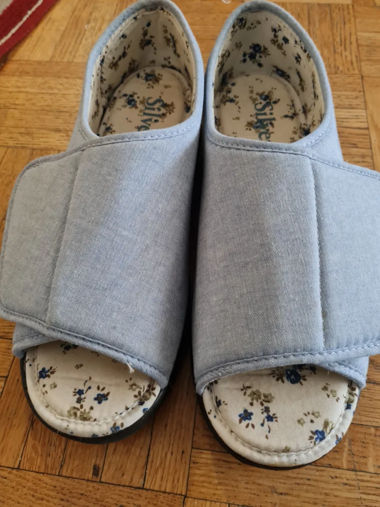 Silverts Women's Adaptive Slippers Size 11 thumbnail