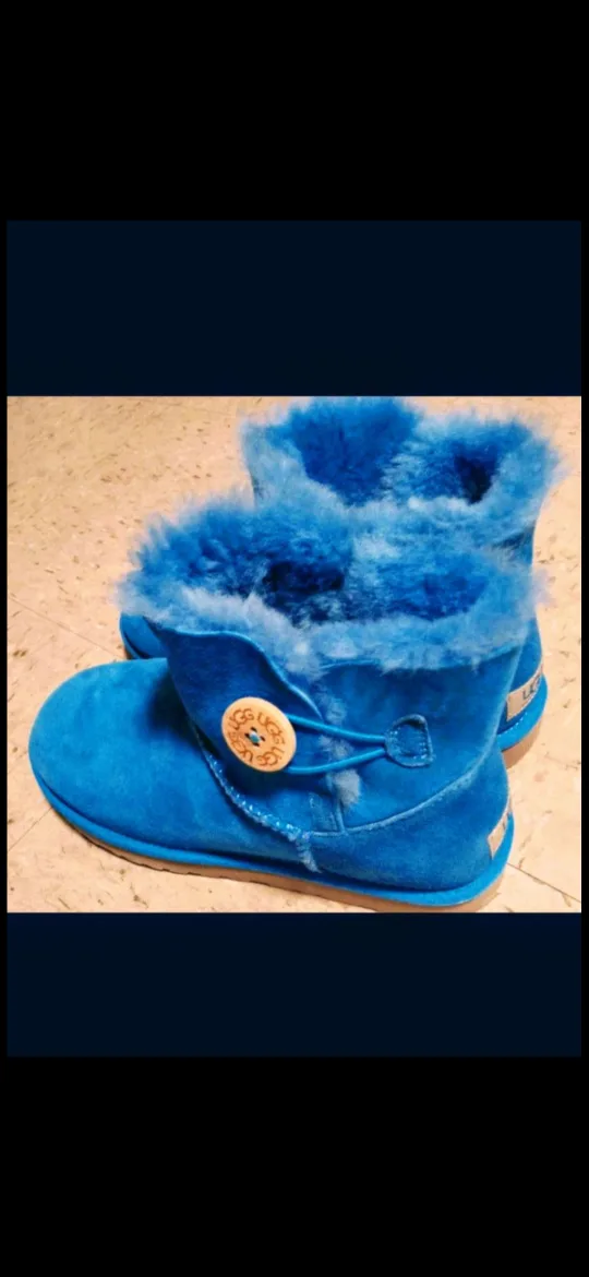 UGG Shoes or Boots or other shoes each Different Price image indicator(3)