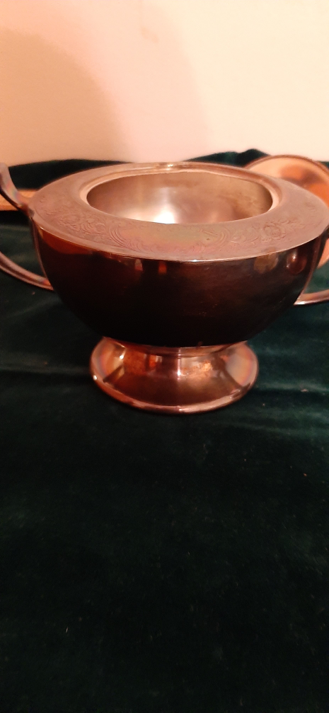 Silver Plated Rogers 1881 Sugar Bowl & Creamer - photo 3