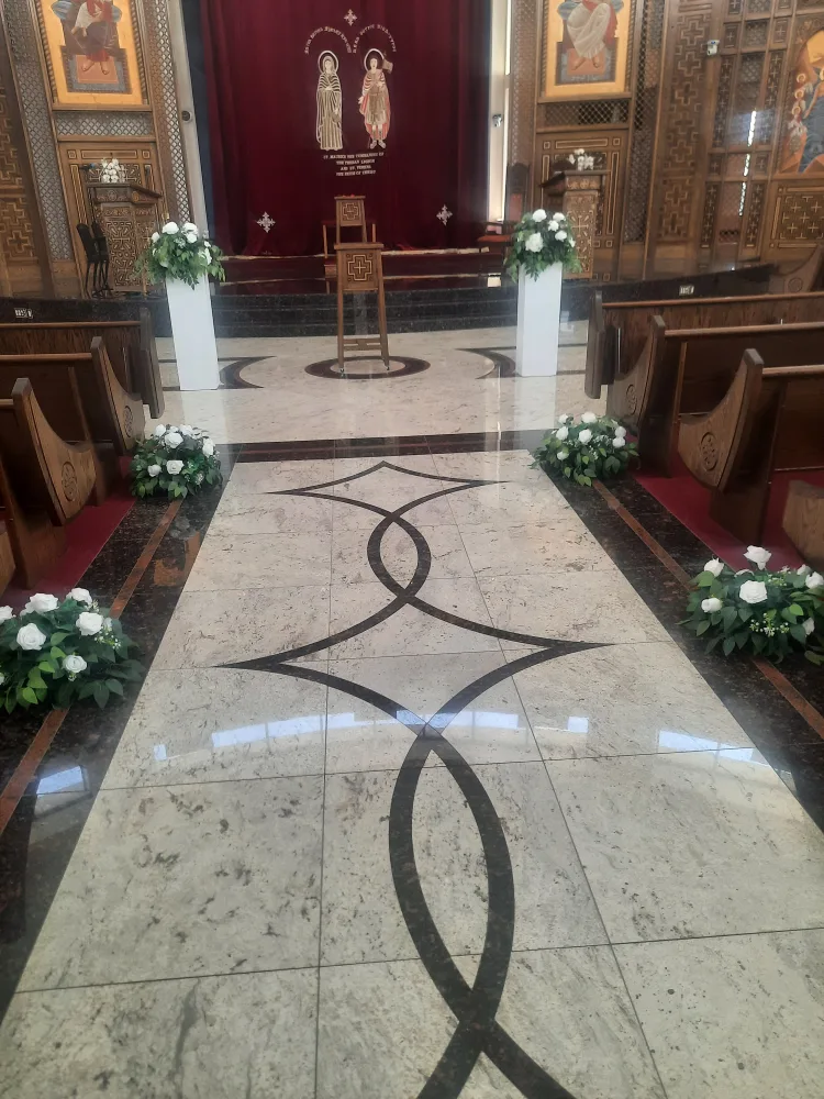 white wedding plinths/pedestal stands& faux floral arrangements image indicator(3)