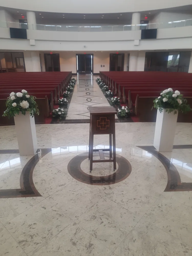 white wedding plinths/pedestal stands& faux floral arrangements image indicator(5)