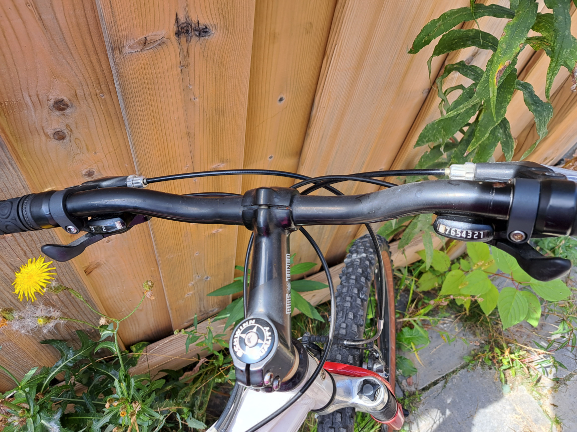 Schwinn Mega GX Mountain Bike - Red & White - photo 5