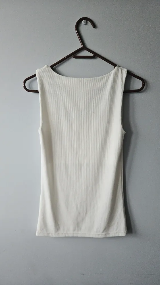 ONLY reversible white tank top image indicator(2)