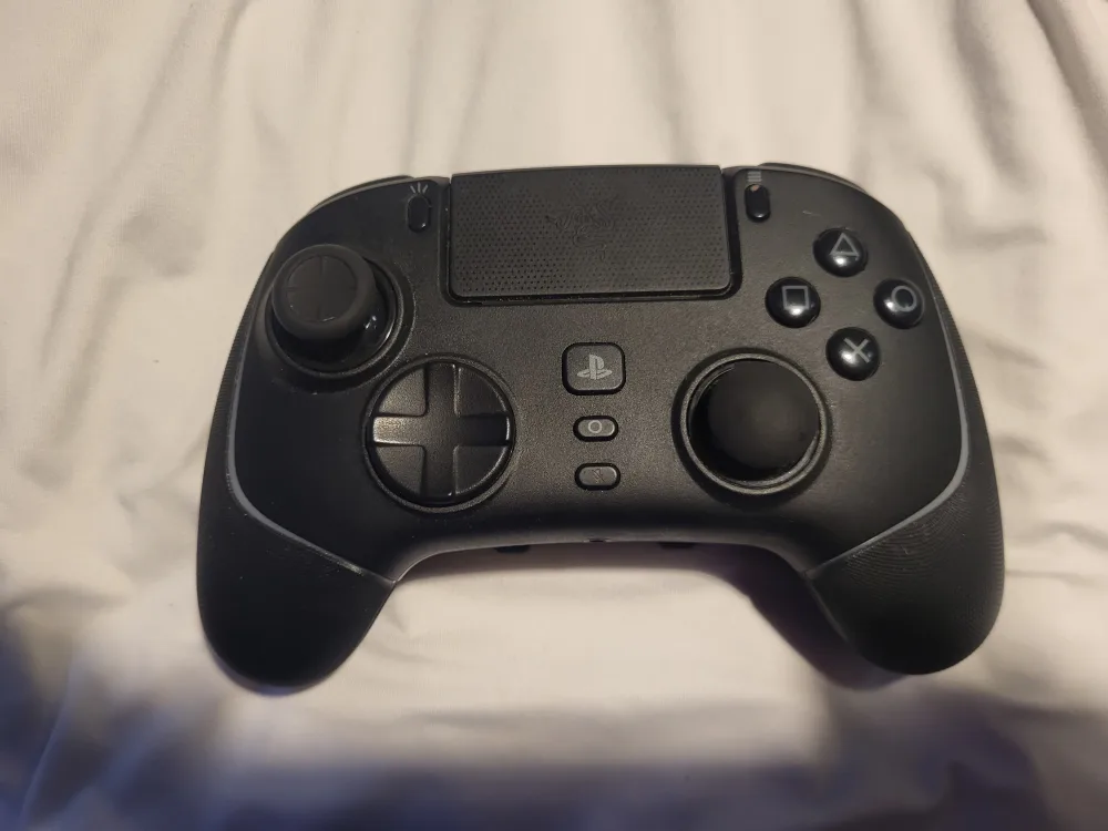 Razer Wolverine V2 Pro Wireless Controller thumbnail