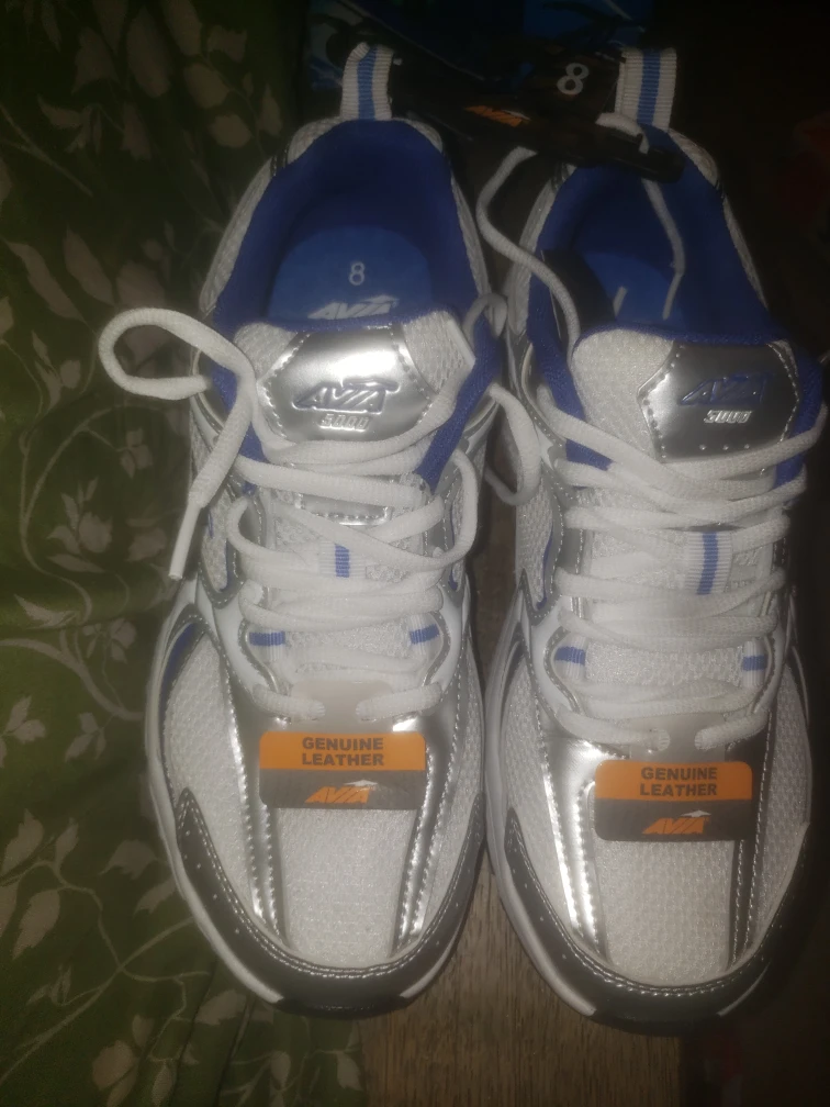 Avia Sneakers Size 8 White Blue