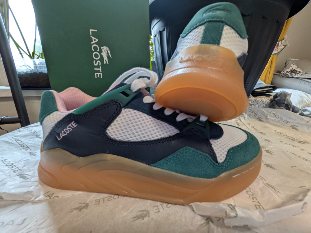 Lacoste  Sneakers - Size 6