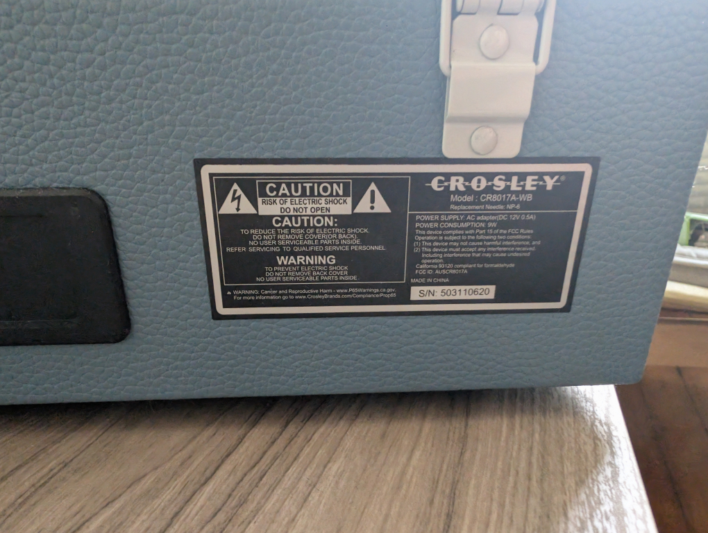 Crosley CR8017A-WB Voyager Turntable - photo 2