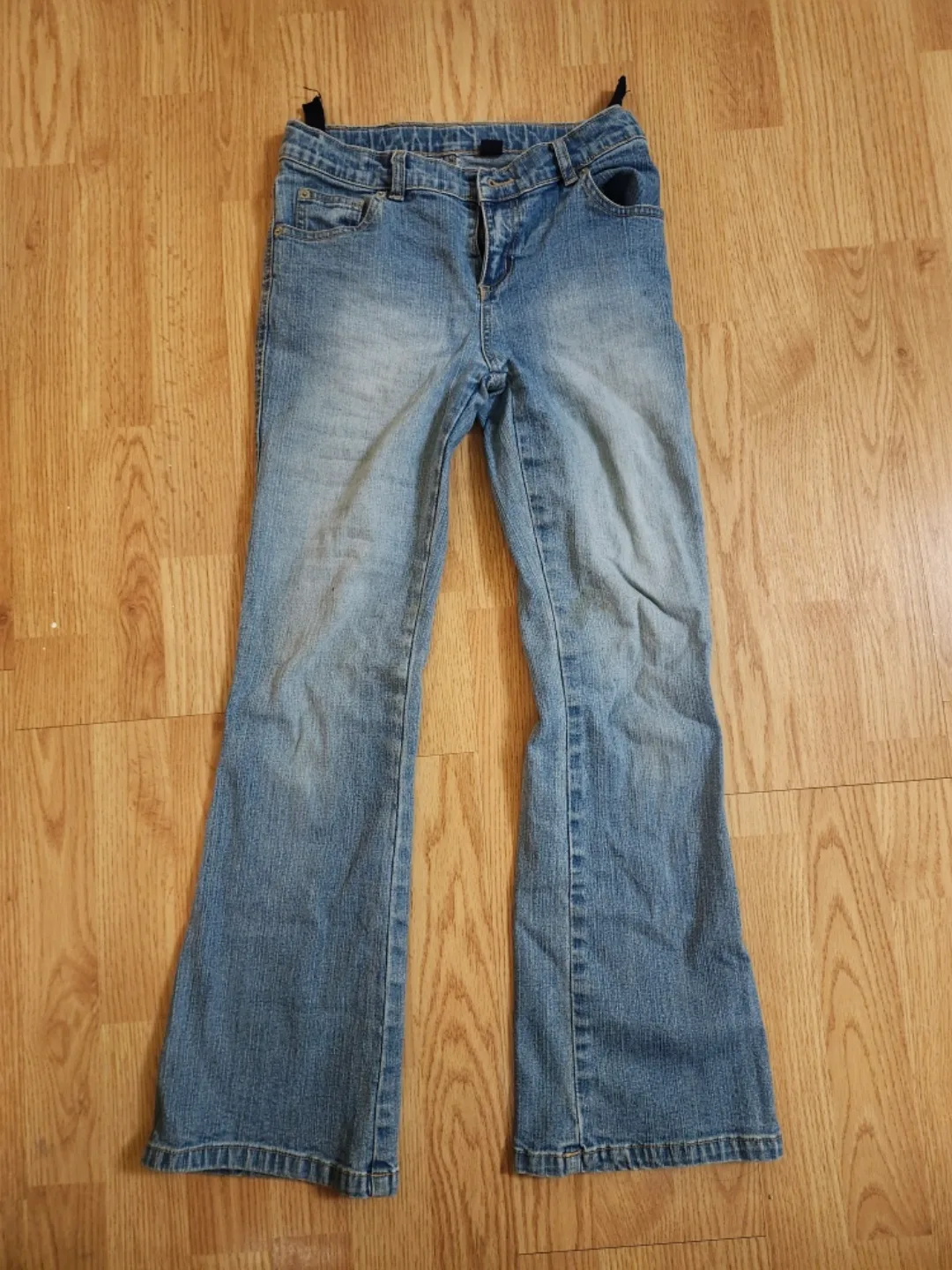 Low-rise Flared Jeans image indicator(3)
