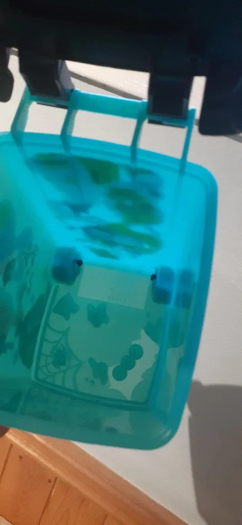 The Trash Pack Wheelie Bin Toy image indicator(5)