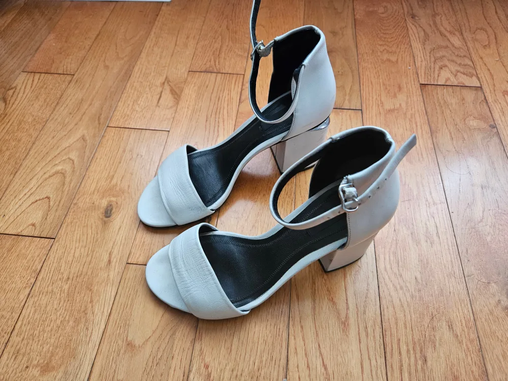 Alexander Wang Abby Sandals Size 7 image indicator(5)
