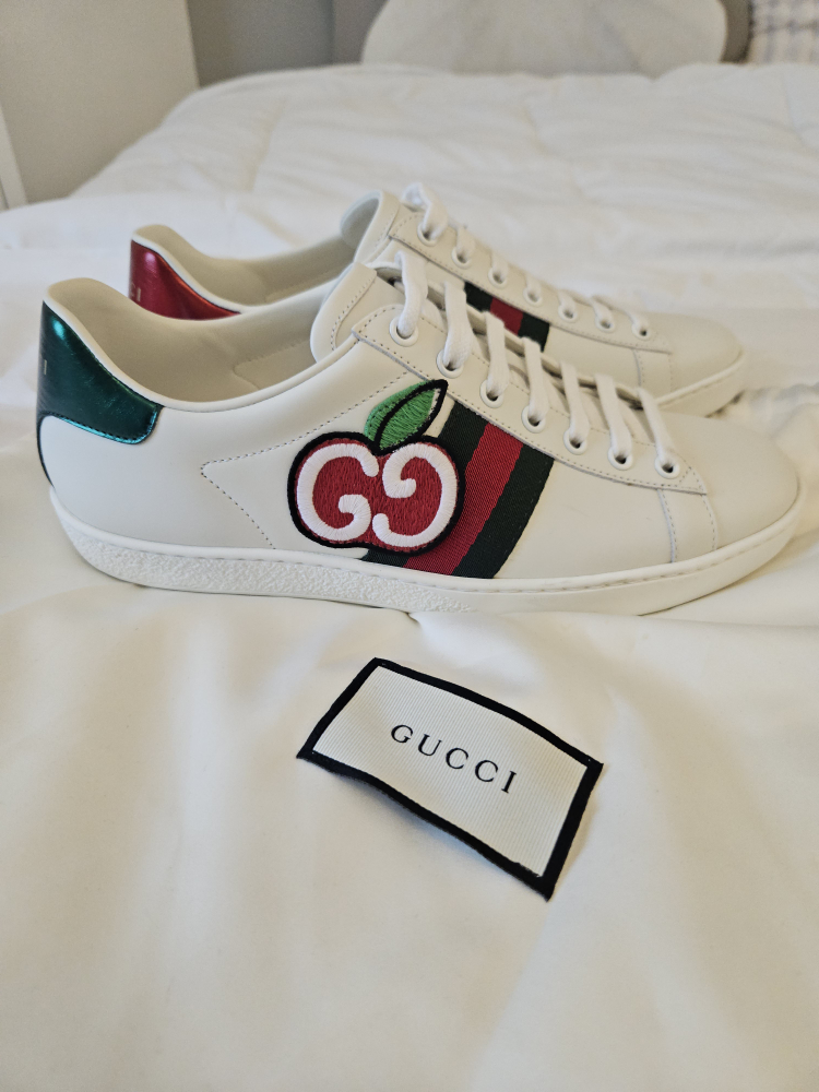 Gucci Ace Sneaker with Cherry Patch Size 39 - photo 4