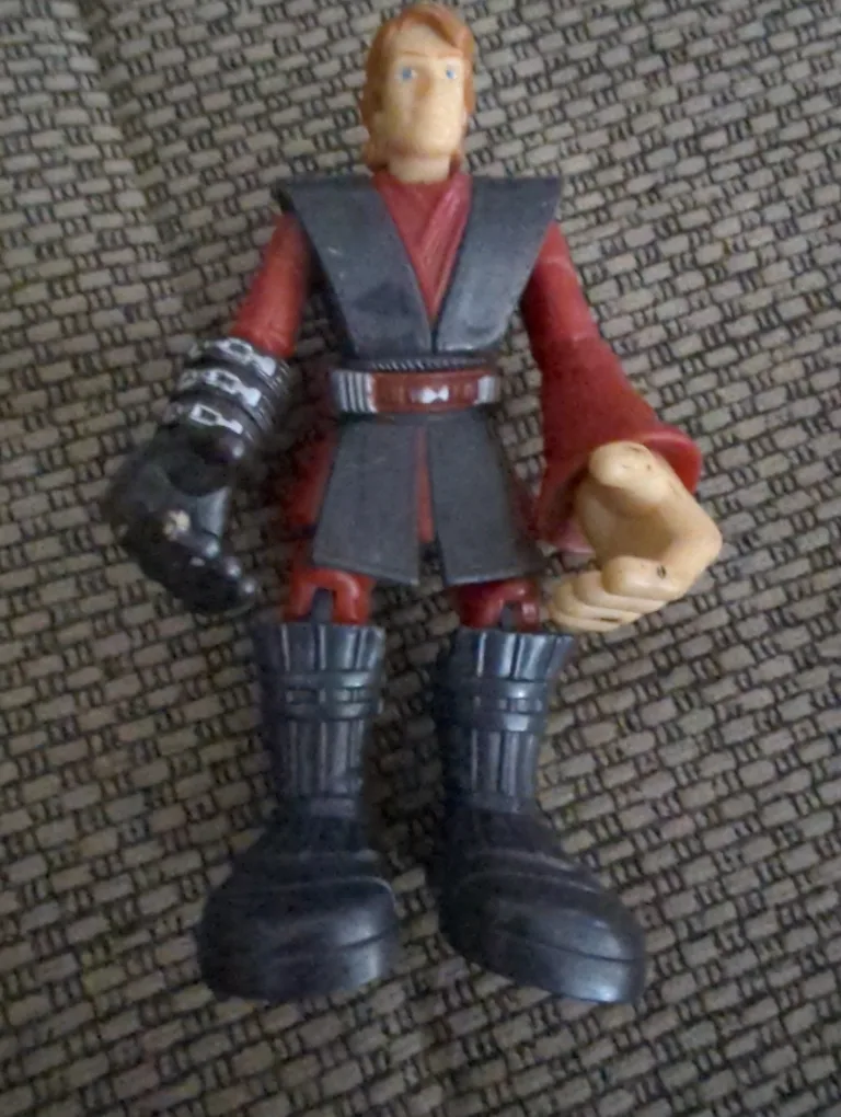 Star Wars Anakin Skywalker Action Figure thumbnail