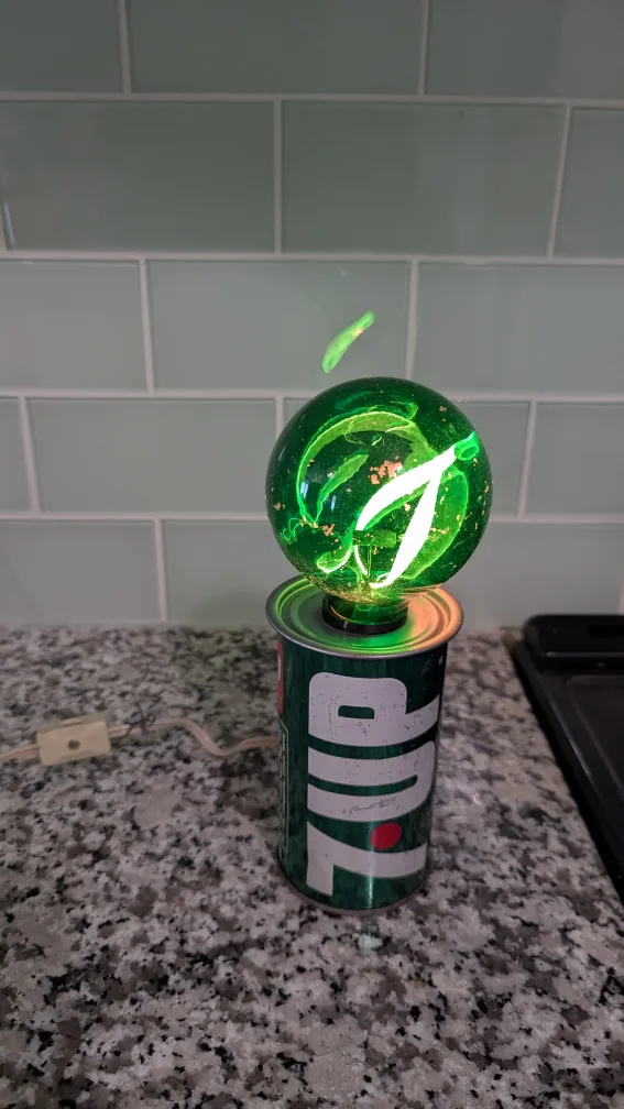 1970’s 7up Lamp with working Flicker Bulb plus extras image indicator(3)