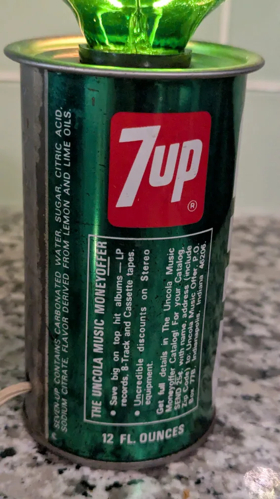 1970’s 7up Lamp with working Flicker Bulb plus extras image indicator(8)
