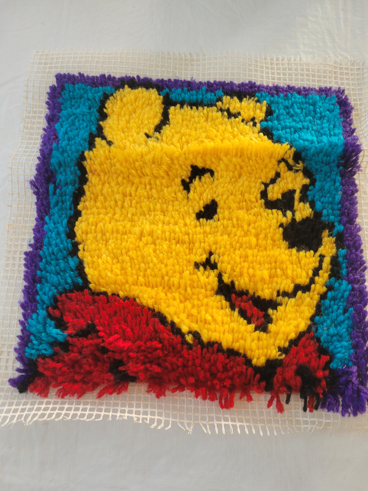 Latch hooked pillows and rugs - photo 2