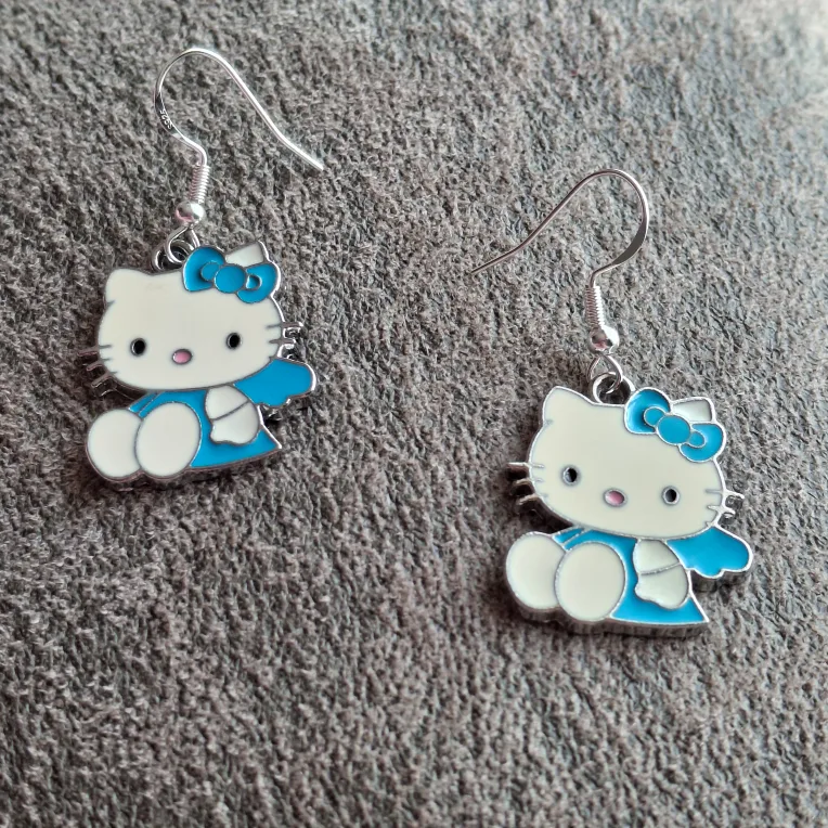 Hello Kitty Dangle Earrings thumbnail