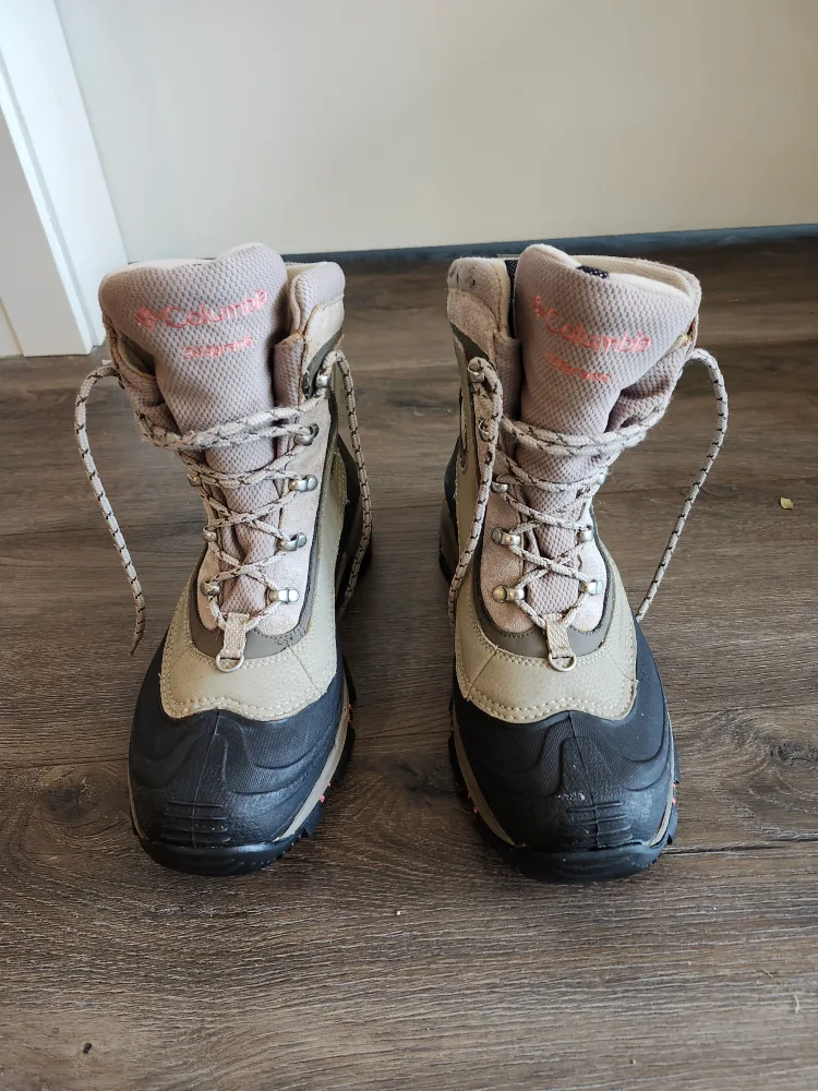 Columbia Winter Boots - Men's Size 10 (EU 42 2/3) image indicator(3)