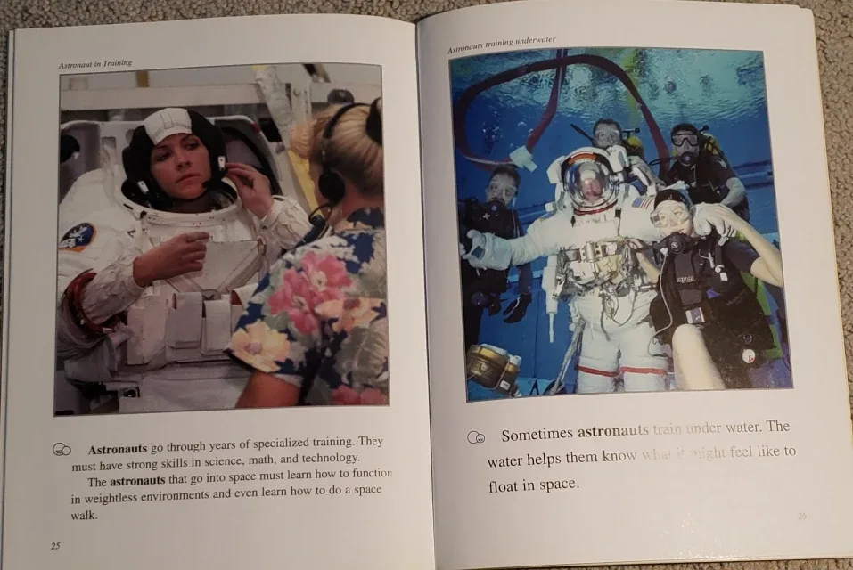 We Both Read About Space by Jana Carson image indicator(3)