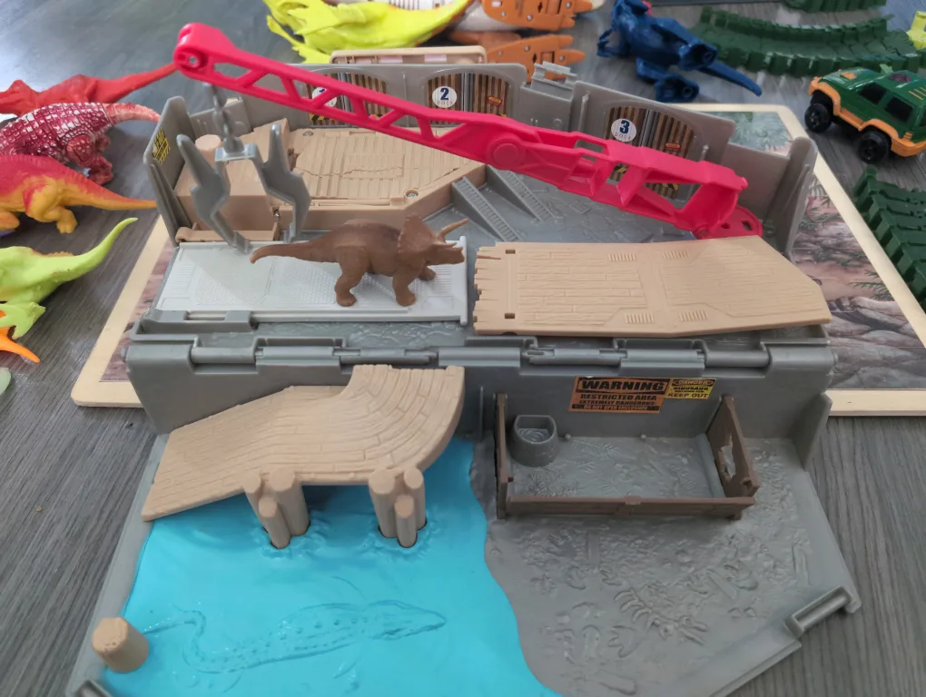 Dinosaur Toy Set with Track, Dinosaurs, and Accessories image indicator(5)