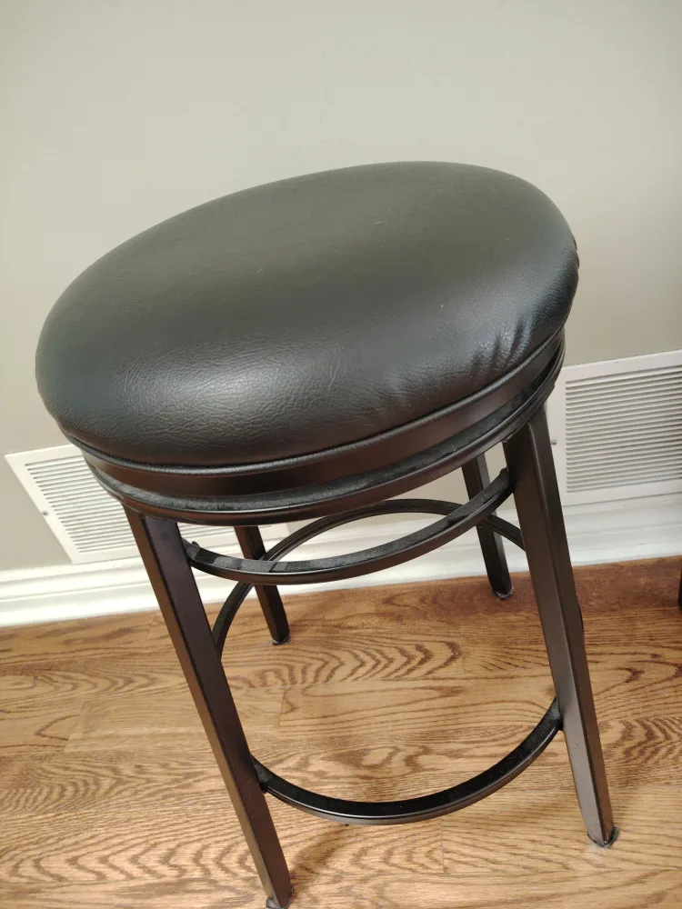 Black Swivel Bar Stool image indicator(2)