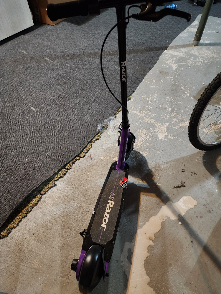 Razor E100 Electric Hub Motor Scooter - photo 3