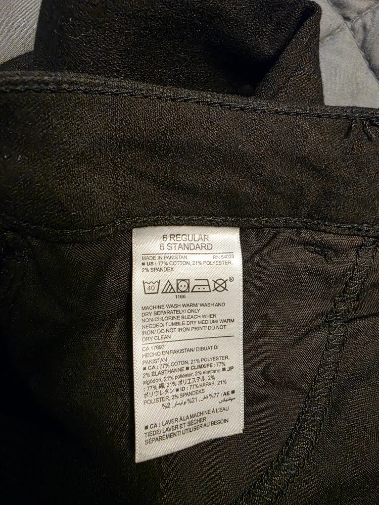 Old Navy Rockstar Mid-Rise Black Jeans - Size 6 image indicator(4)