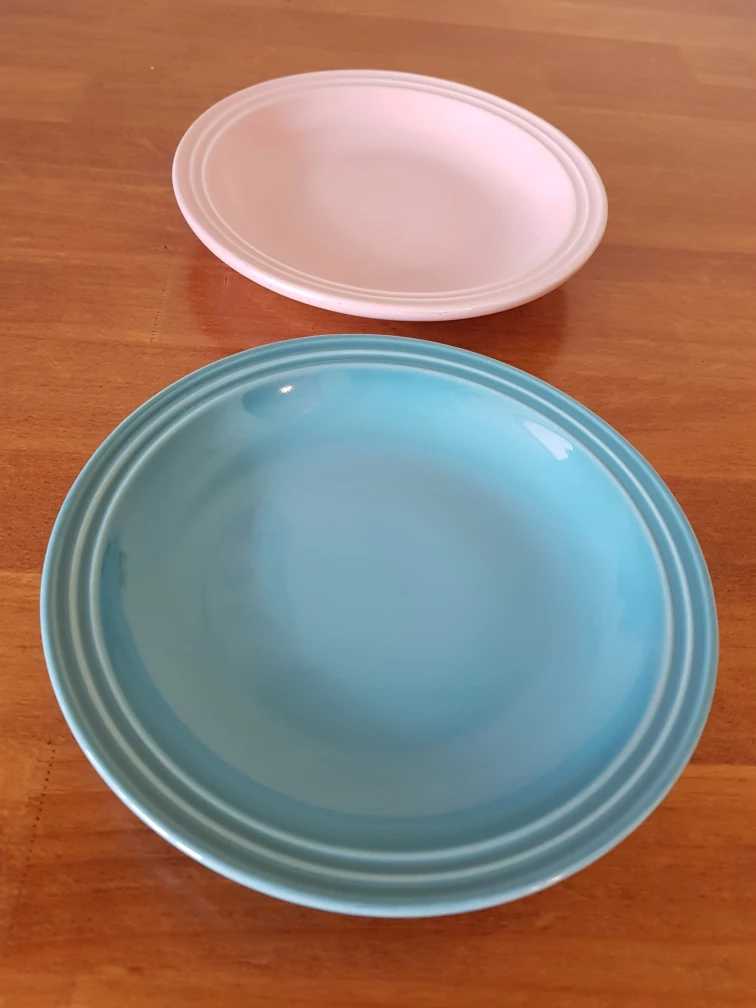 Le Creuset Plates - Turquoise & Pink - photo 2