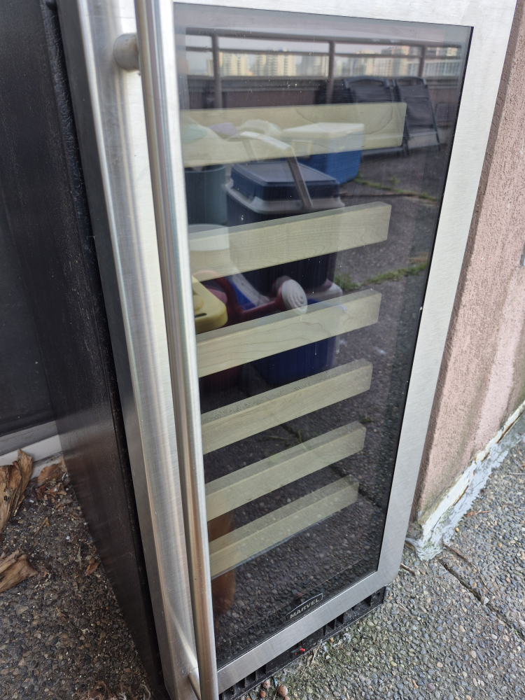 Marvel Wine Refrigerator - photo 2