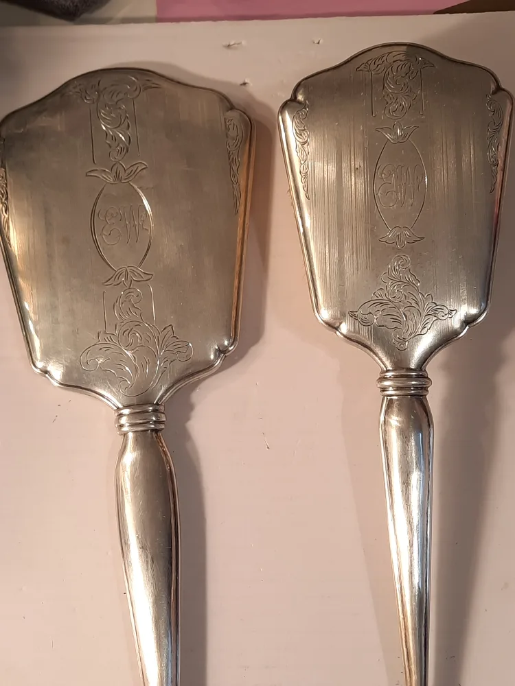 Vintage International Sterling Vanity Set image indicator(8)