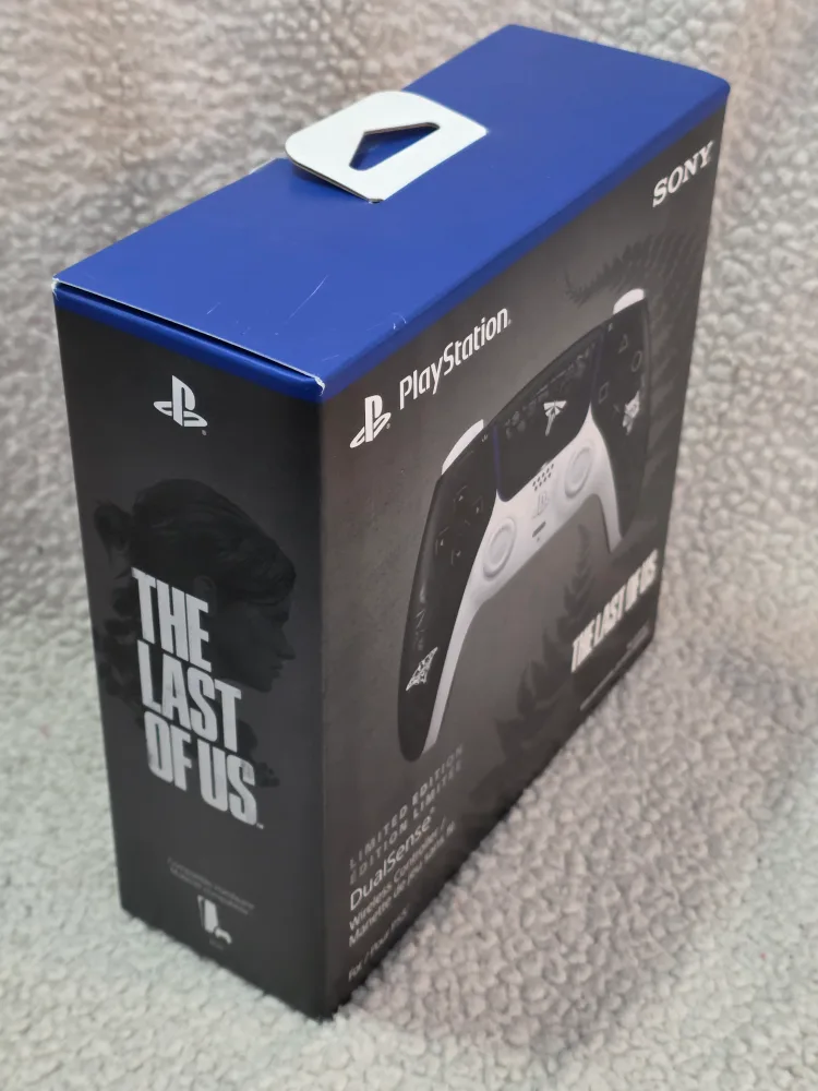 Last of Us limited edition PS5 controller NEW & SEALED! image indicator(2)