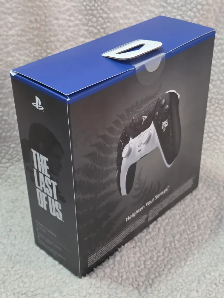 Last of Us limited edition PS5 controller NEW & SEALED! image indicator(6)