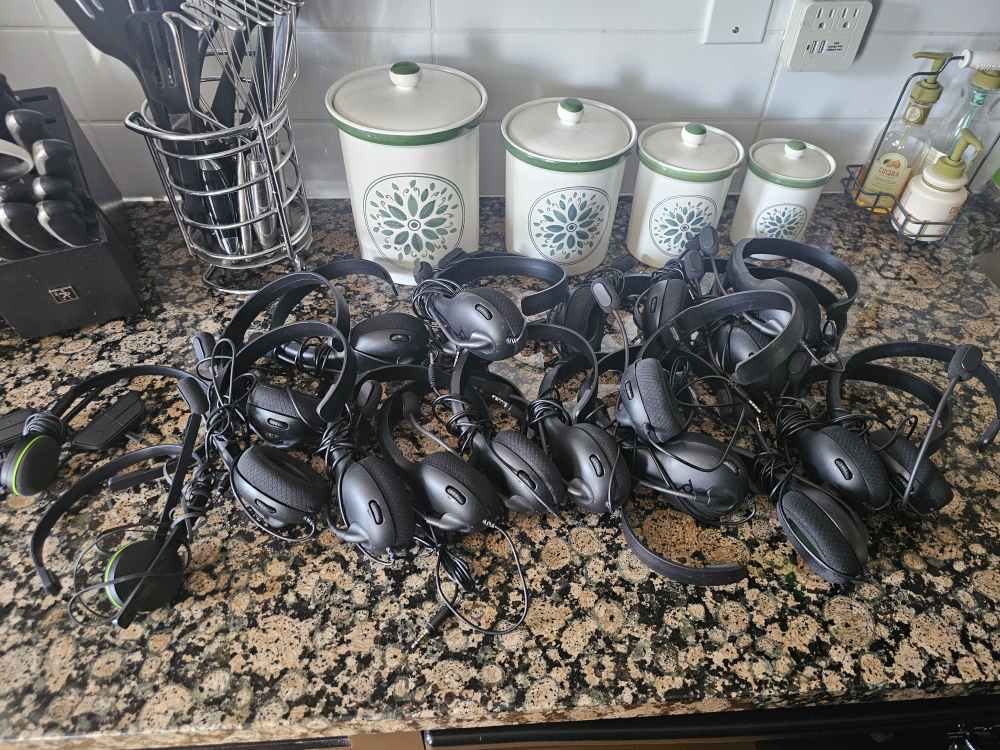 Xbox One Controllers And Accessoires (Prices Below) - photo 3