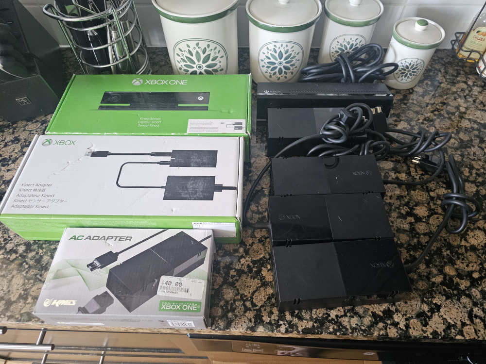 Xbox One Controllers And Accessoires (Prices Below) - photo 4