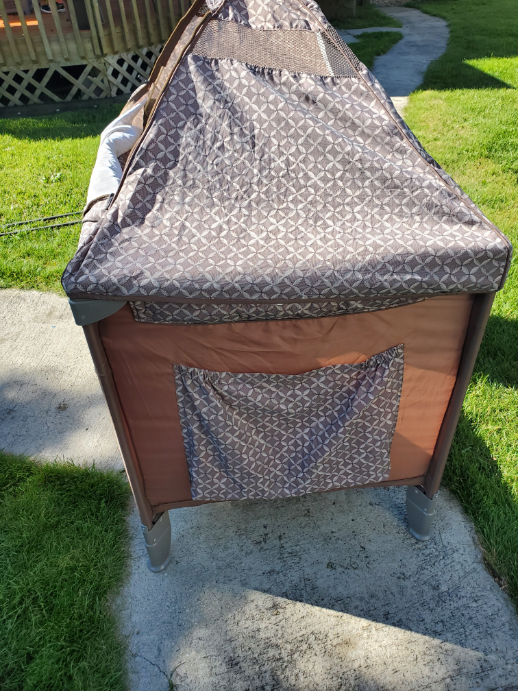 Eddie Bauer Play Yard - photo 2