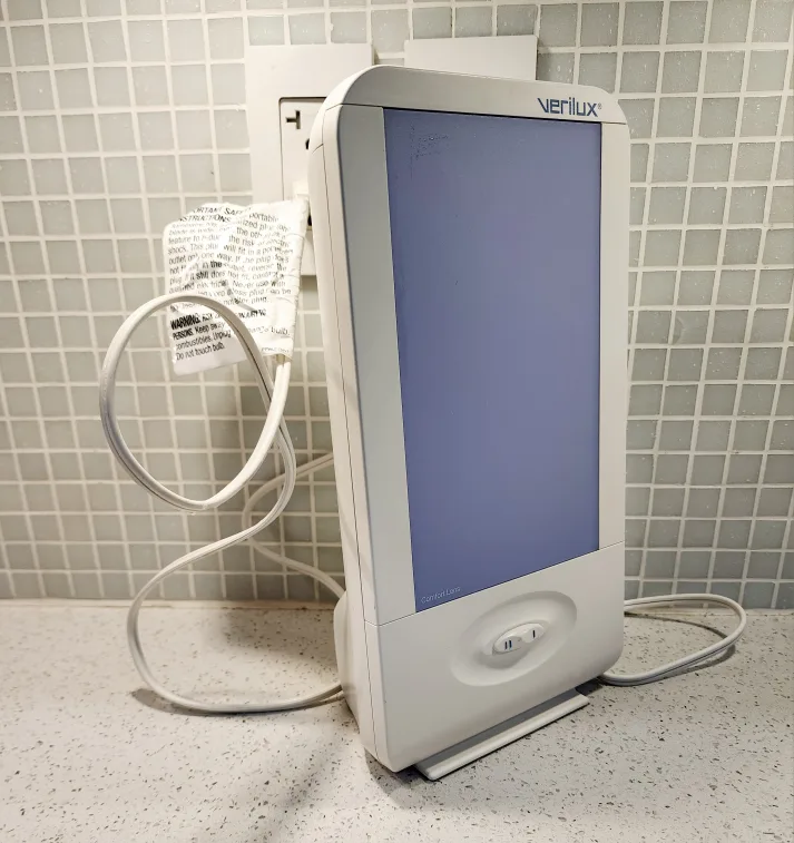 Verilux Happy Light Energy Lamp Mood Therapy VT15 UV thumbnail