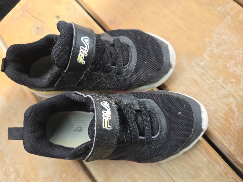 Fila Kids' Black Sneakers - Size 11 thumbnail