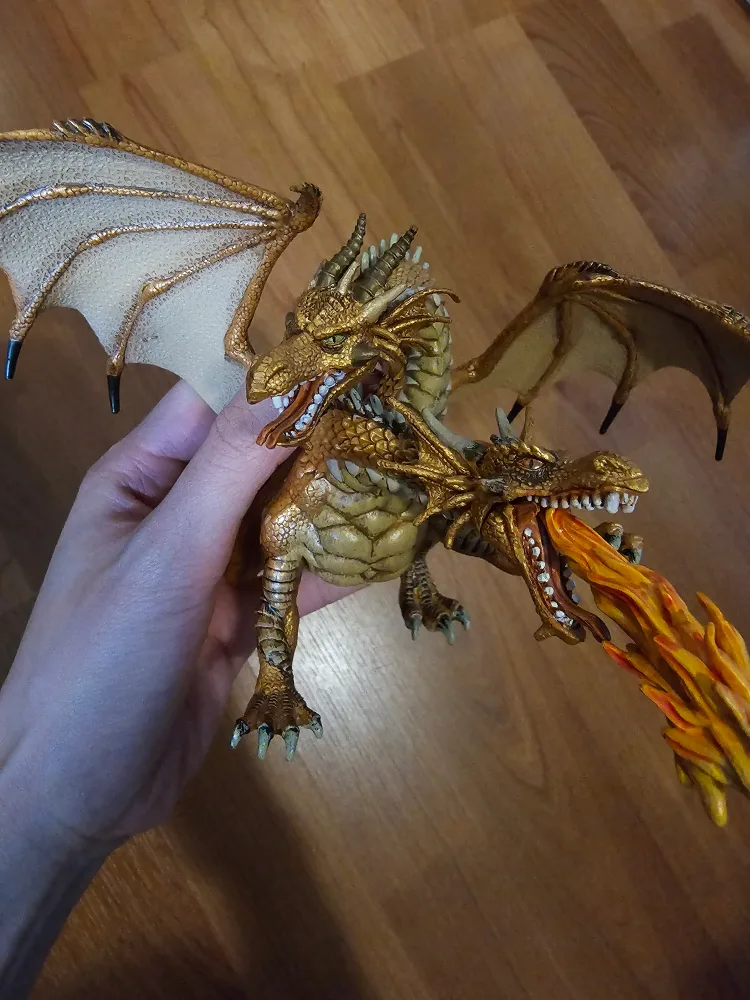 Golden Dragon Figurine image indicator(3)