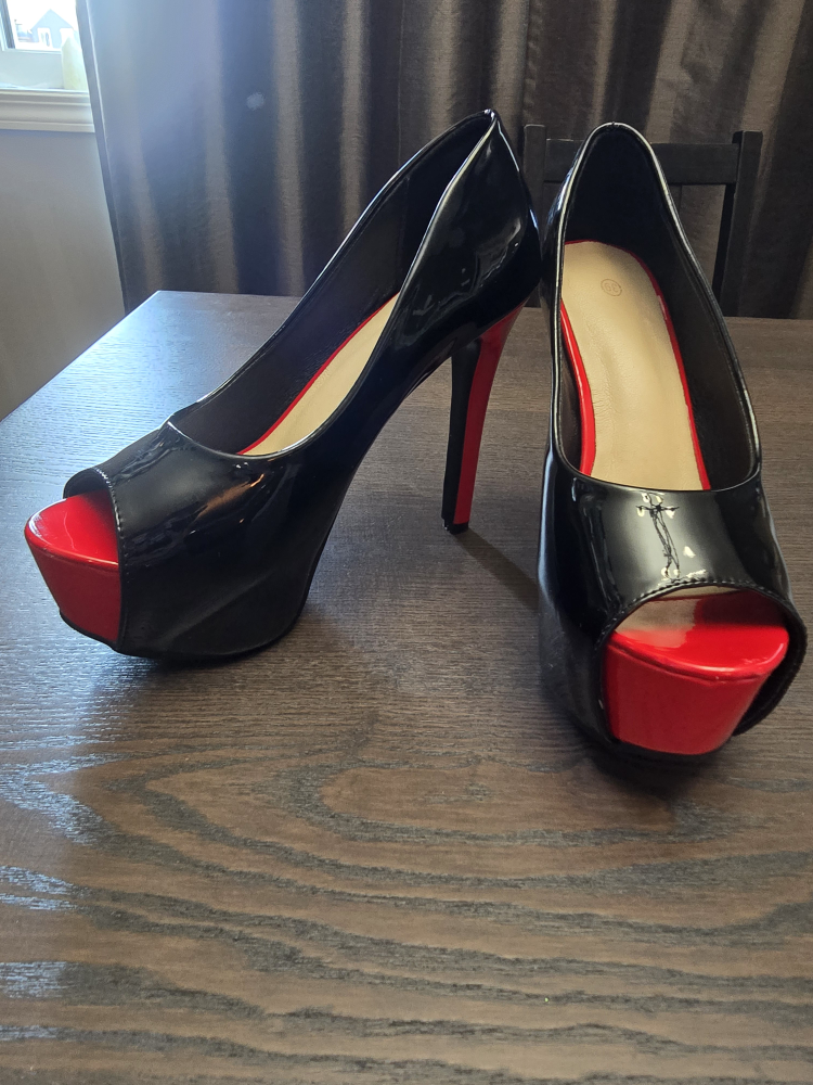 Black & Red 5 inch Platform Heels - Size 8