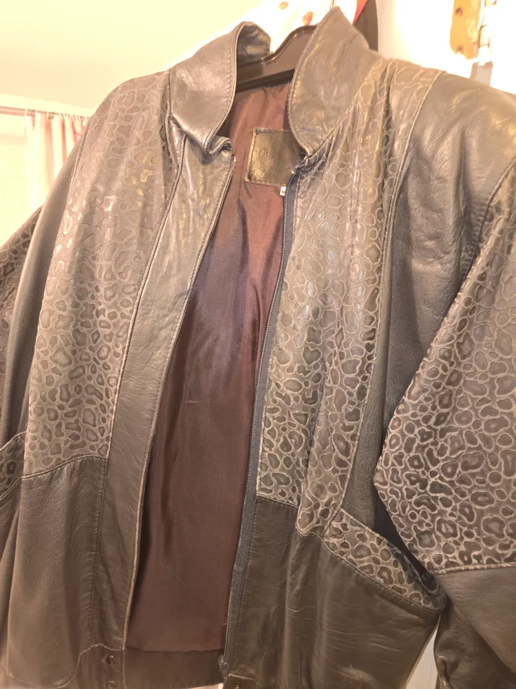 Paul Magder Furs Toronto Fur Coat image indicator(2)