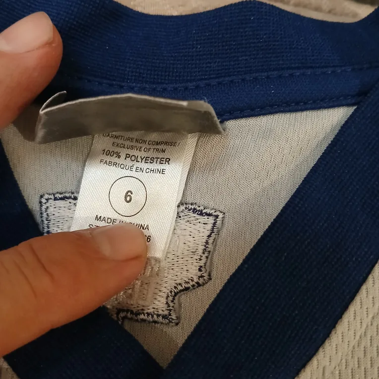 Majestic Toronto Maple Leafs Jersey - Size 6 image indicator(3)