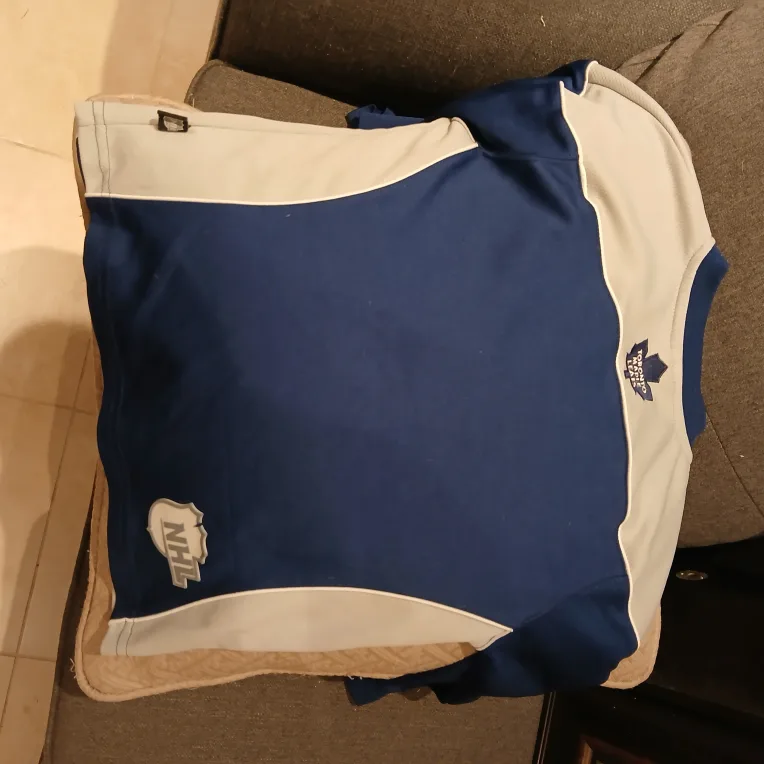 Majestic Toronto Maple Leafs Jersey - Size 6 image indicator(5)