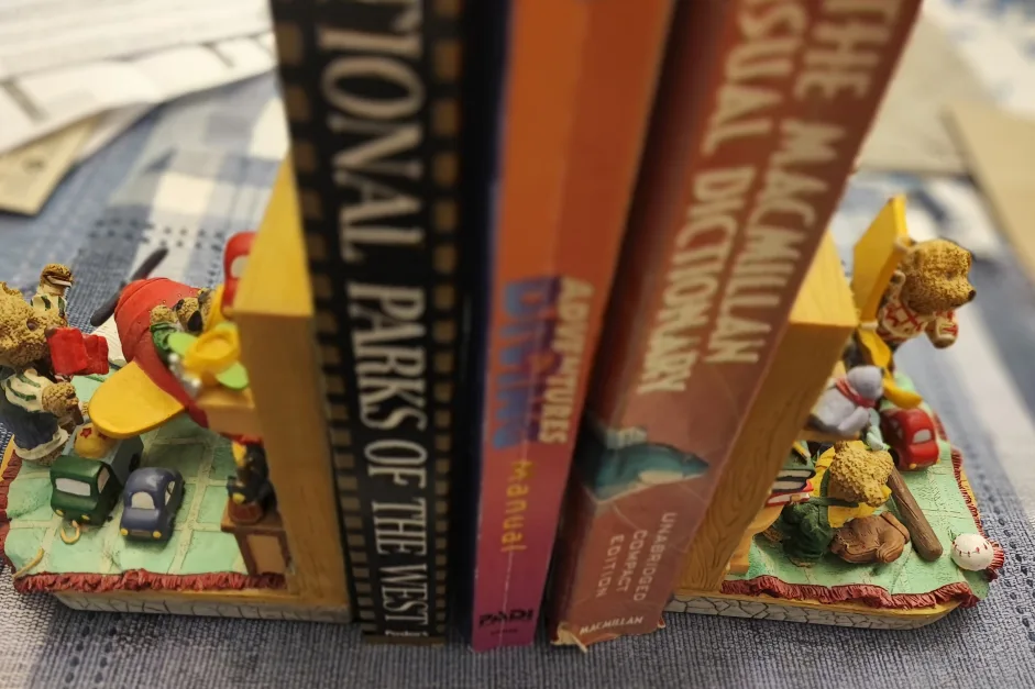 Resin Teddy Bear Bookends thumbnail